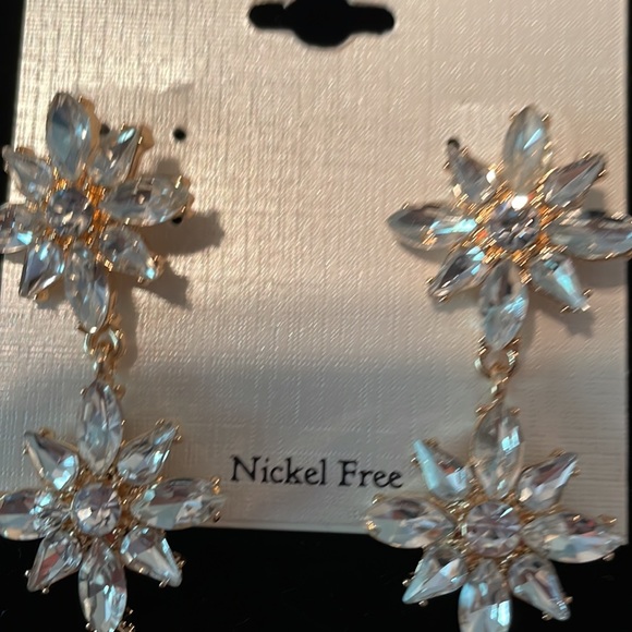 Versona cubic zirconia pierced Earrings NWT - Picture 2 of 6